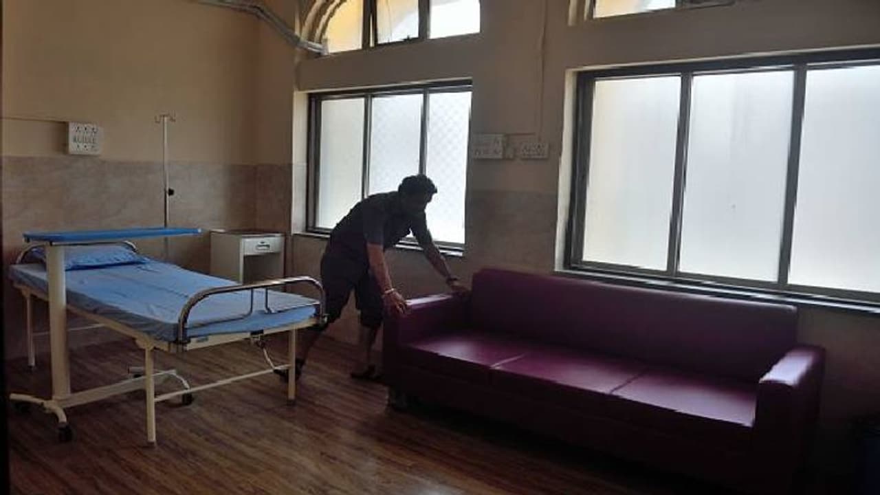 രണ്ട് കൊല്ലം മുമ്പ് കൊവിഡ് വന്ന് മരിച്ചു എന്ന് കരുതിയ യുവാവ് ജീവനോടെ വീട്ടിൽ, ഞെട്ടിത്തരിച്ച് കുടുംബം