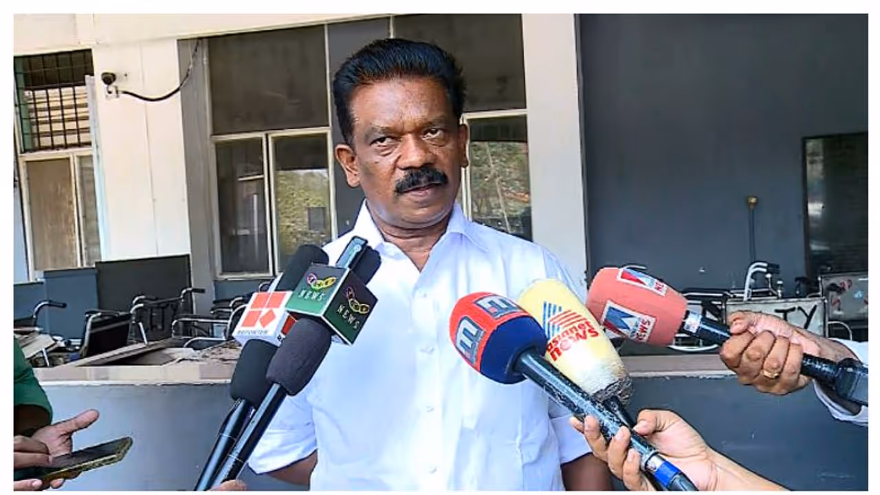 'ആരോഗ്യ നില ഗുരുതരം, ഡോക്ടർമാർ പരമാവധി പരിശ്രമിക്കുന്നുണ്ട്'; സന്തോഷിനെ സന്ദർശിച്ച് മന്ത്രി രാധാകൃഷ്ണൻ 'ആരോഗ്യ നില ഗുരുതരം, ഡോക്ടർമാർ പരമാവധി പരിശ്രമിക്കുന്നുണ്ട്'; സന്തോഷിനെ സന്ദർശിച്ച് മന്ത്രി രാധാകൃഷ്ണൻ
