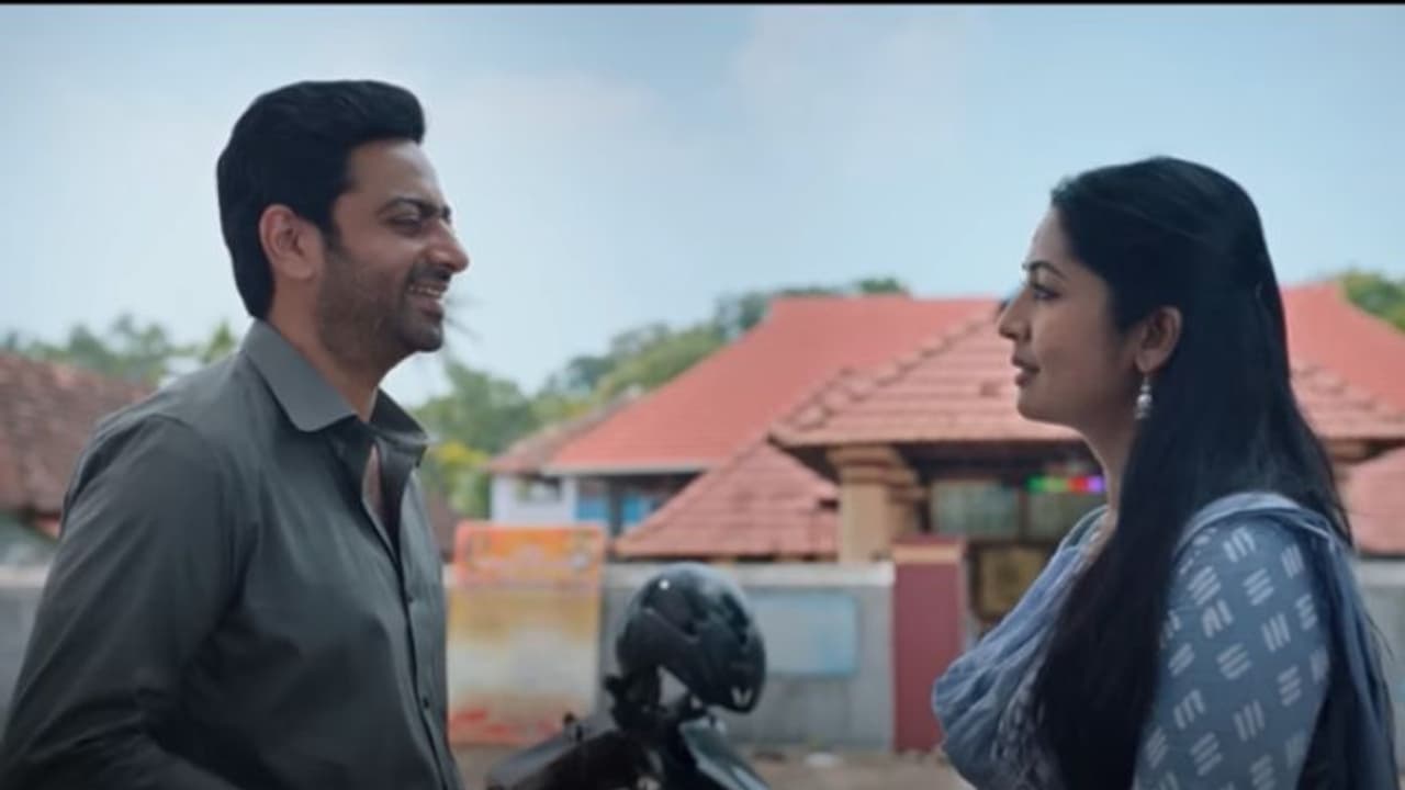 ഉണ്ണി മുകുന്ദനായി സൈജു; ഒപ്പം നവ്യയും; രസിപ്പിച്ച് 'ജാനകി ജാനേ' രണ്ടാം ടീസർ ഉണ്ണി മുകുന്ദനായി സൈജു; ഒപ്പം നവ്യയും; രസിപ്പിച്ച് 'ജാനകി ജാനേ' രണ്ടാം ടീസർ