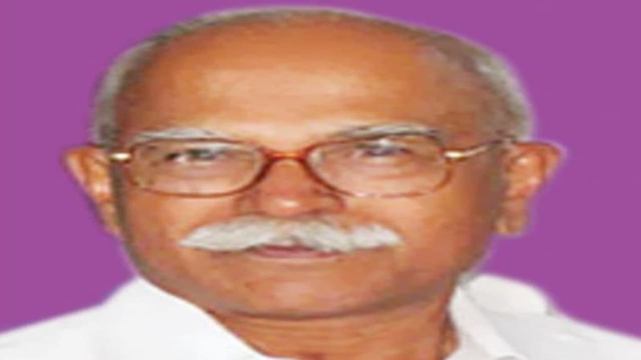 శ్రీకాకుళం మాజీ ఎంపీ కణితి విశ్వనాథం కన్నుమూత.. దిగ్భ్రాంతి వ్యక్తం చేసిన సోము వీర్రాజు.. శ్రీకాకుళం మాజీ ఎంపీ కణితి విశ్వనాథం కన్నుమూత.. దిగ్భ్రాంతి వ్యక్తం చేసిన సోము వీర్రాజు..