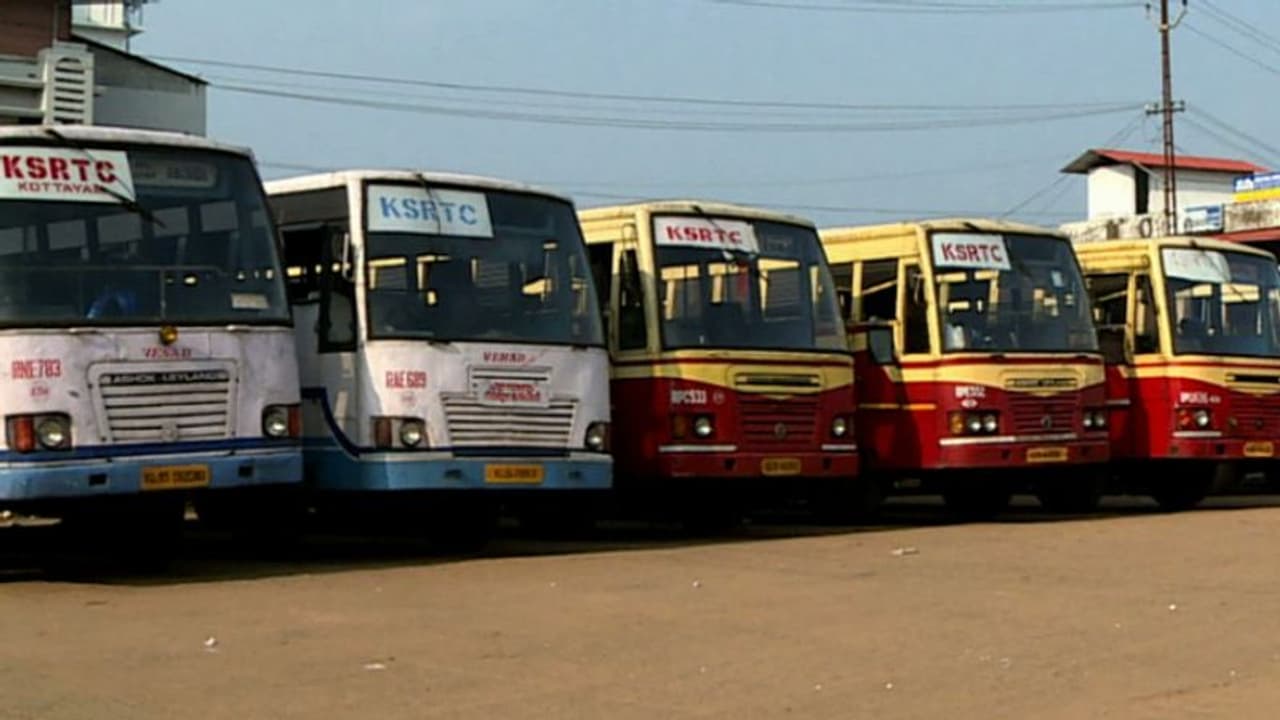 കെഎസ്ആർടിസിയുടെ പ്രതിദിന വരുമാനം സർവ്വകാല റെക്കാർഡില്, ഓണാവധിക്കുശേഷമുള്ള തിങ്കളാഴ്ച കളക്ഷന് 8.79 കോടി കെഎസ്ആർടിസിയുടെ പ്രതിദിന വരുമാനം സർവ്വകാല റെക്കാർഡില്, ഓണാവധിക്കുശേഷമുള്ള തിങ്കളാഴ്ച കളക്ഷന് 8.79 കോടി