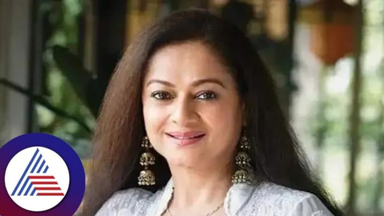 ನಗ್ನತೆಗೆ ಪ್ರಚೋದಿಸುತ್ತೆ OTT ಫ್ಲ್ಯಾಟ್​ಫಾರ್ಮ್​: ನಟಿ ಜರೀನಾ ವಾಹಬ್​ ಬೇಸರ