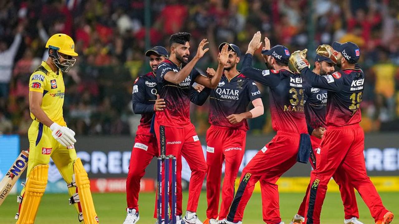 ഇത്തവണ പവര്‍പ്ലേ പവറാക്കി മുഹമ്മദ് സിറാജ്; ഐപിഎല്‍ 2023ല്‍ സവിശേഷ നേട്ടം