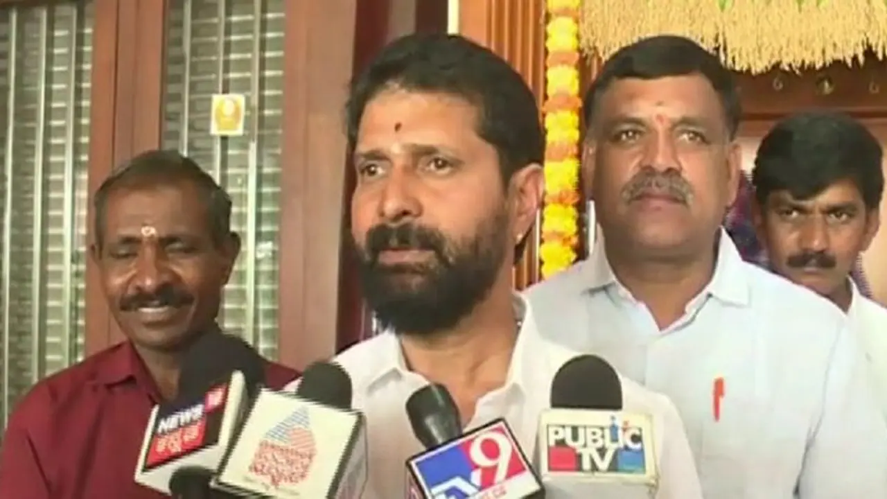 ನನ್ನನ್ನು ಸೋಲಿಸಲು ನಾಯಕರ ನಡುವೆ ದೊಡ್ದ ಡೀಲ್: ಸಿ.ಟಿ. ರವಿ ಬಾಂಬ್..! ನನ್ನನ್ನು ಸೋಲಿಸಲು ನಾಯಕರ ನಡುವೆ ದೊಡ್ದ ಡೀಲ್: ಸಿ.ಟಿ. ರವಿ ಬಾಂಬ್..!