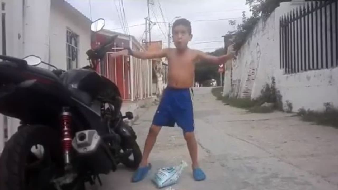 இணையத்தில் வைரலான சிறுவனின் வீடியோ… ஆனந்த் மஹிந்திராவின் வேடிக்கையான கருத்து!! 