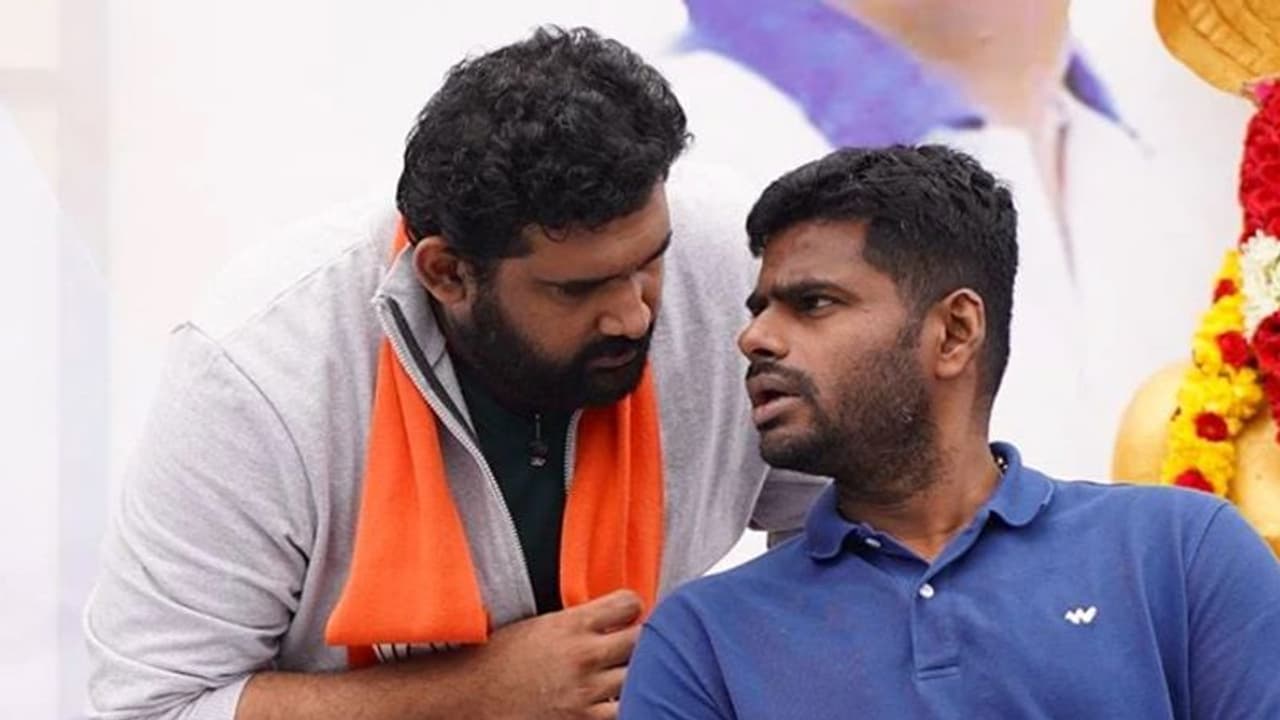 அமர் பிரசாத் ரெட்டியை தொடர்ந்து அண்ணாமலையை குறி வைக்கும் போலீஸ்..!அதிர்ச்சியில் பாஜக நிர்வாகிகள் அமர் பிரசாத் ரெட்டியை தொடர்ந்து அண்ணாமலையை குறி வைக்கும் போலீஸ்..!அதிர்ச்சியில் பாஜக நிர்வாகிகள்