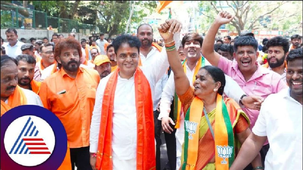 ಸಚಿವ ಅಶ್ವತ್ಥ ನಾರಾಯಣ ನಾಮಪತ್ರ ಸಲ್ಲಿಕೆಗೆ ವಿಪ್ರ ಸಂಘಗಳಿಂದ ₹10 ಸಾವಿರ ಸಚಿವ ಅಶ್ವತ್ಥ ನಾರಾಯಣ ನಾಮಪತ್ರ ಸಲ್ಲಿಕೆಗೆ ವಿಪ್ರ ಸಂಘಗಳಿಂದ ₹10 ಸಾವಿರ