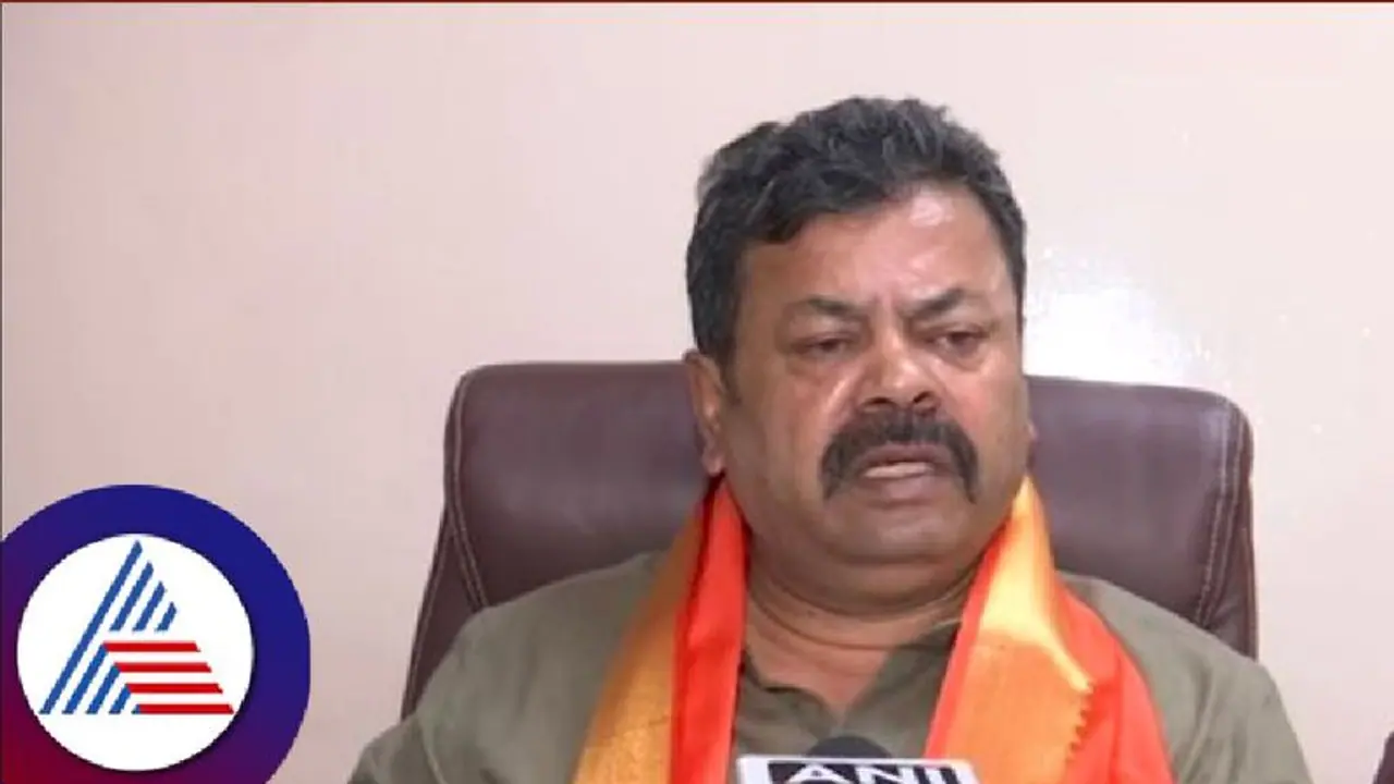 ರಾಮನ ಜನ್ಮಪತ್ರ ಕೇಳಿದ್ದ ಕಾಂಗ್ರೆಸ್ಗೆ ಜ್ಞಾನೋದಯ: ಎಂ.ಪಿ.ರೇಣುಕಾಚಾರ್ಯ ಲೇವಡಿ ರಾಮನ ಜನ್ಮಪತ್ರ ಕೇಳಿದ್ದ ಕಾಂಗ್ರೆಸ್ಗೆ ಜ್ಞಾನೋದಯ: ಎಂ.ಪಿ.ರೇಣುಕಾಚಾರ್ಯ ಲೇವಡಿ