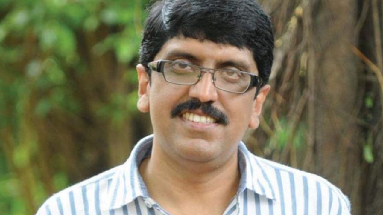 'ഹേമ റിപ്പോർട്ടിലെ പേരുകൾ പുറത്തുവരണം'; സിനിമ മേഖല പവിത്രമെന്ന മിഥ്യാബോധം ഫെഫ്കയ്ക്കില്ലെന്ന് ബി ഉണ്ണികൃഷ്ണന് 'ഹേമ റിപ്പോർട്ടിലെ പേരുകൾ പുറത്തുവരണം'; സിനിമ മേഖല പവിത്രമെന്ന മിഥ്യാബോധം ഫെഫ്കയ്ക്കില്ലെന്ന് ബി ഉണ്ണികൃഷ്ണന്