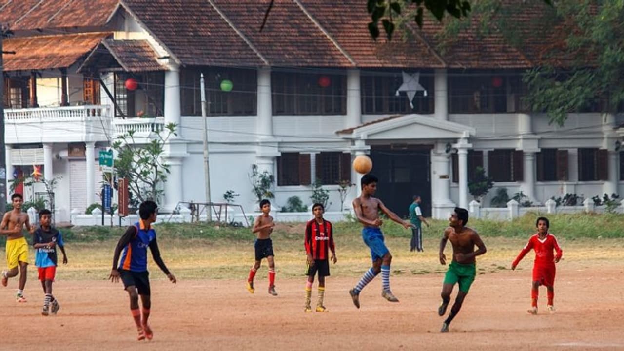 ഒരു പഞ്ചായത്തില് ഒരു കളിക്കളം പദ്ധതി മുഖ്യമന്ത്രി നാളെ ഉദ്ഘാടനം ചെയ്യും ഒരു പഞ്ചായത്തില് ഒരു കളിക്കളം പദ്ധതി മുഖ്യമന്ത്രി നാളെ ഉദ്ഘാടനം ചെയ്യും