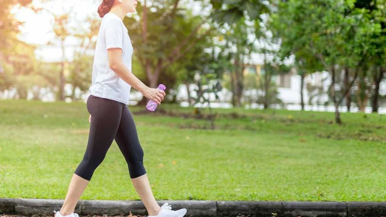 പ്രഭാത നടത്തം ശീലമാക്കാം, ആരോഗ്യഗുണങ്ങൾ പലതാണ് പ്രഭാത നടത്തം ശീലമാക്കാം, ആരോഗ്യഗുണങ്ങൾ പലതാണ്