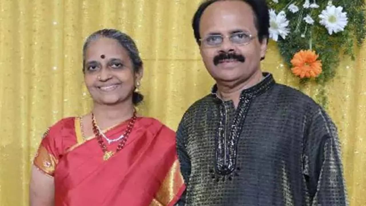 நளினி கிரேஸி மோகன் காலமானார்... துக்கம் பகிர்ந்து கொள்வதாக கமல்ஹாசன் டிவீட்!! நளினி கிரேஸி மோகன் காலமானார்... துக்கம் பகிர்ந்து கொள்வதாக கமல்ஹாசன் டிவீட்!!