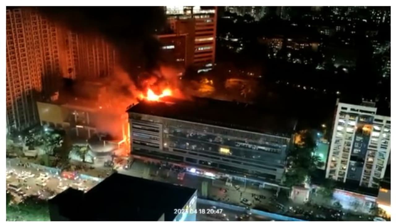 മുംബൈ താനെയിൽ വൻ തീപിടിത്തം