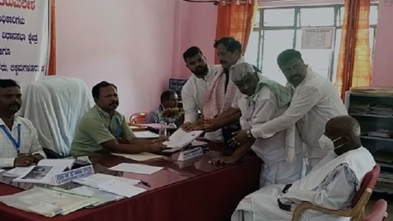 ಚಿಕ್ಕಮಗಳೂರು: ಶಾಸಕ ರಾಜೇಗೌಡ, ವೈಎಸ್‌ವಿ ದತ್ತಾ ಸೇರಿ 18 ನಾಮಪತ್ರ ಸಲ್ಲಿಕೆ