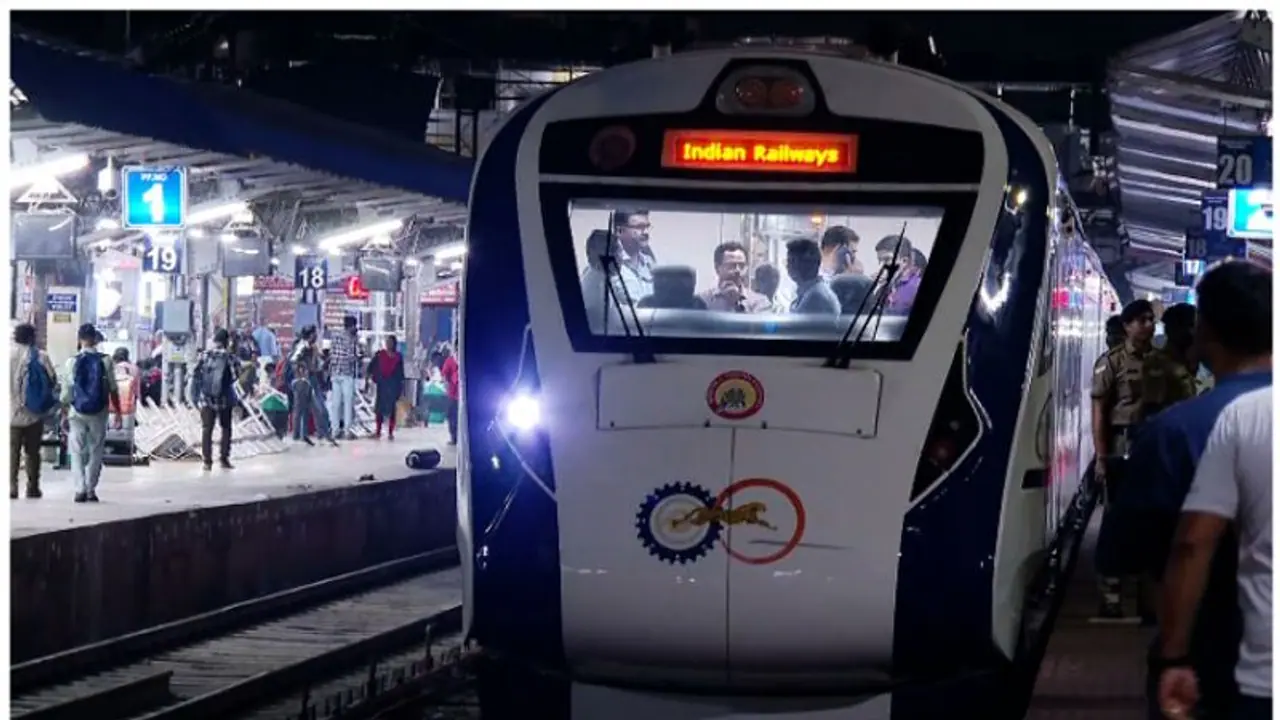 കാസർഗോഡെത്തി വന്ദേ ഭാരത്, രണ്ടാം ഘട്ടവും വിജയകരം, യാത്രാ ദൈർഘ്യം 7 മണിക്കൂർ 50 മിനുട്ട് 