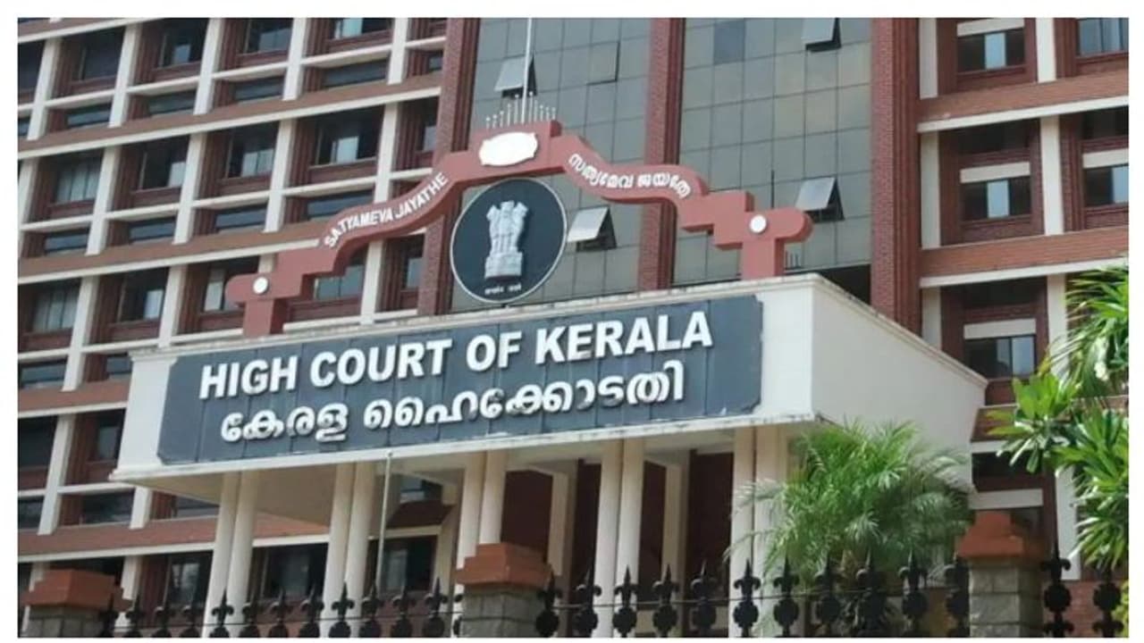 ഔദ്യോഗിക ആവശ്യങ്ങൾക്കല്ലാതെ പ്രവേശിക്കരുത്; പൊന്നമ്പലമേട്ടിലേക്കുള്ള പ്രവേശനം നിയന്ത്രിച്ച് ഹൈക്കോടതി