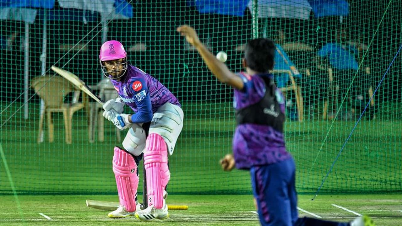 പടിക്കലിന്റെ ഫോമില്ലായ്മ സഞ്ജുവിനും ഭീഷണി; രാജസ്ഥാന് മുന്നറിയിപ്പുമായി ആകാശ് ചോപ്ര പടിക്കലിന്റെ ഫോമില്ലായ്മ സഞ്ജുവിനും ഭീഷണി; രാജസ്ഥാന് മുന്നറിയിപ്പുമായി ആകാശ് ചോപ്ര