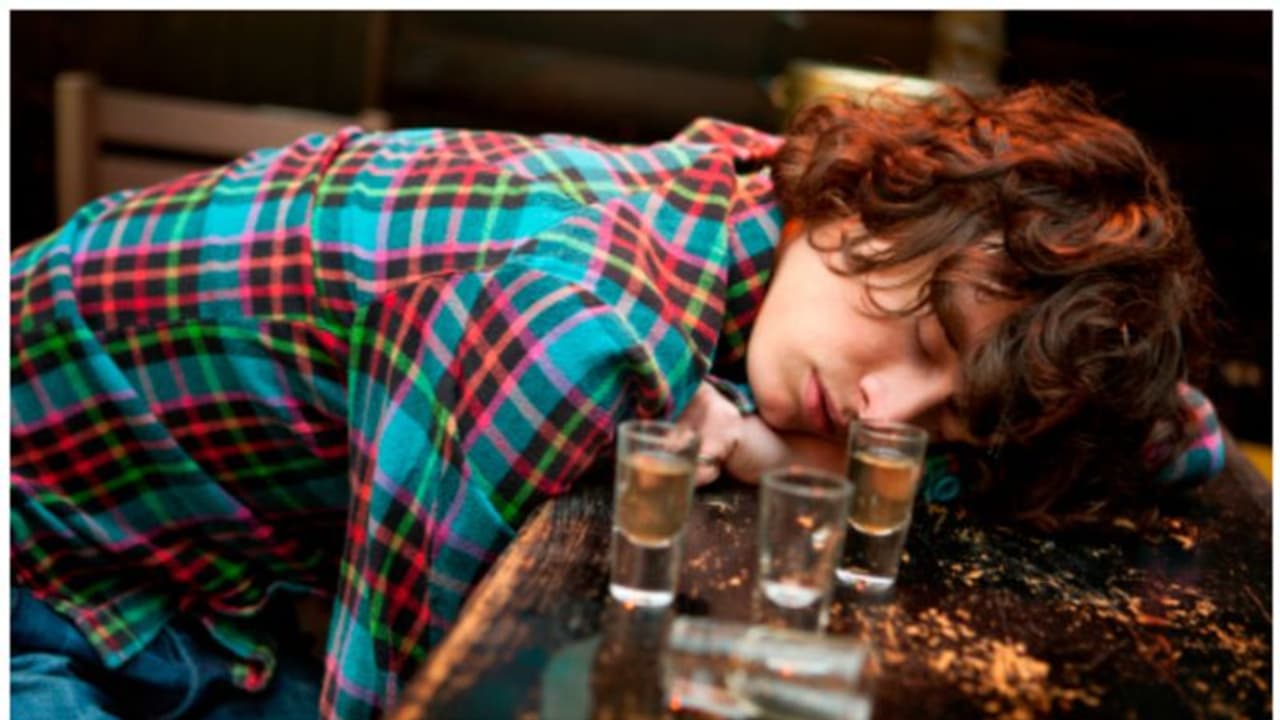 90 മിനിറ്റ് കൊണ്ട് ഒരു ലിറ്റർ മദ്യം അകത്താക്കി; 36 കാരന് ദാരുണാന്ത്യം