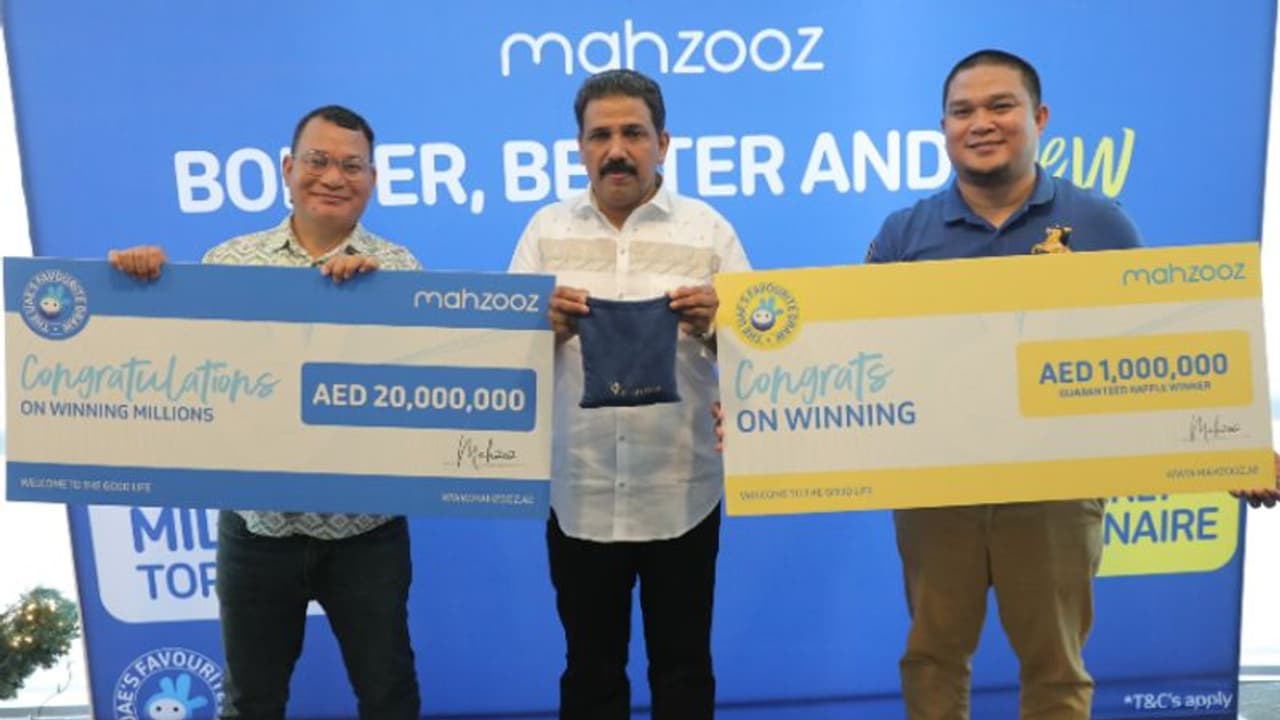 23 വര്ഷം യുഎഇയില് ഒരേ സ്പോണ്സറിന് കീഴില് ജോലി ചെയ്ത പ്രവാസിക്ക് അപ്രതീക്ഷിത സമ്മാനമായി രണ്ട് കോടി ദിര്ഹം 23 വര്ഷം യുഎഇയില് ഒരേ സ്പോണ്സറിന് കീഴില് ജോലി ചെയ്ത പ്രവാസിക്ക് അപ്രതീക്ഷിത സമ്മാനമായി രണ്ട് കോടി ദിര്ഹം