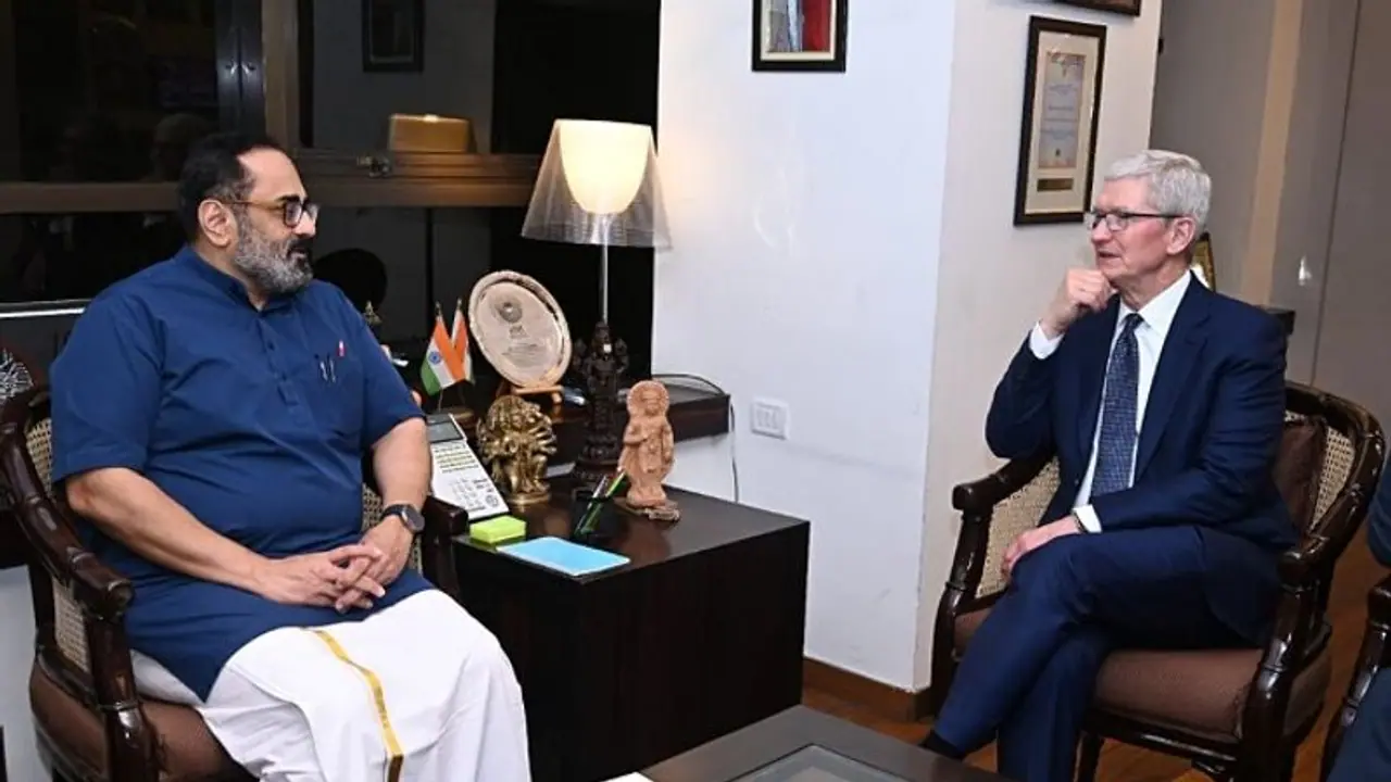 ಸಚಿವ ರಾಜೀವ್ ಚಂದ್ರಶೇಖರ್ ಬೇಟಿಯಾದ ಕುಕ್, ಮೋದಿ ದೂರದೃಷ್ಟಿ ಪ್ರಶಂಸಿಸಿದ ಆ್ಯಪಲ್ ಸಿಇಒ!