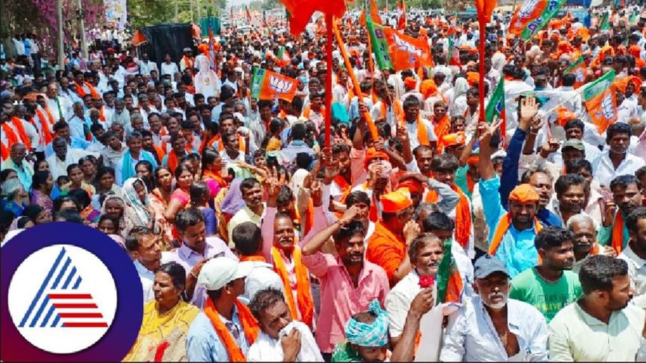 Karnataka election 2023: ಚಂದ್ರಪ್ಪ ನಾಮಪತ್ರ ಸಲ್ಲಿಕೆಗೆ ಕೇಸರಿಯಲ್ಲಿ ಮಿಂದ ಹೊಳಲ್ಕೆರೆ! 