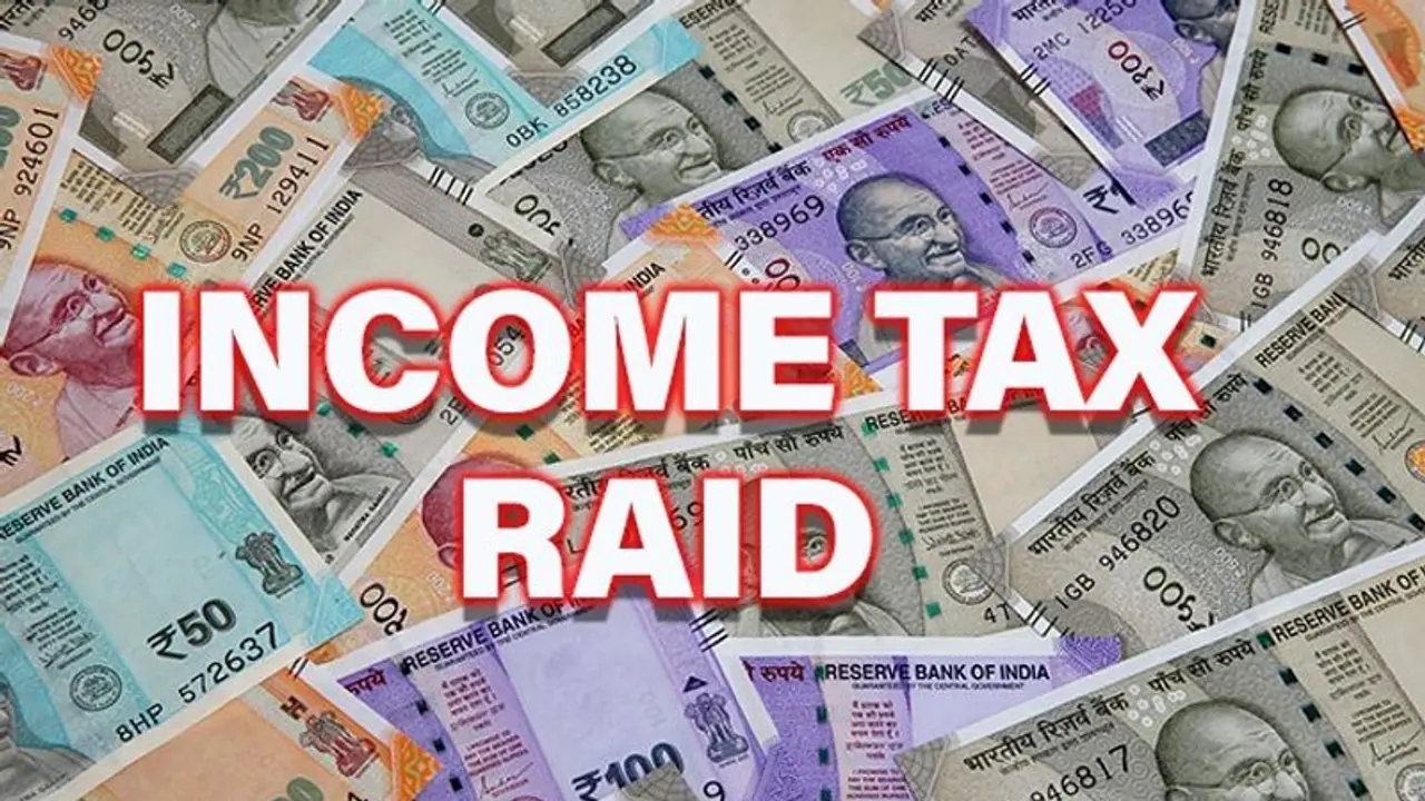 காங்கிரஸ் நிர்வாகியின் சகோதரர் வீட்டில் ஒரு கோடி பறிமுதல்... எங்க வச்சுருந்தாங்கனு தெரியுமா? காங்கிரஸ் நிர்வாகியின் சகோதரர் வீட்டில் ஒரு கோடி பறிமுதல்... எங்க வச்சுருந்தாங்கனு தெரியுமா?