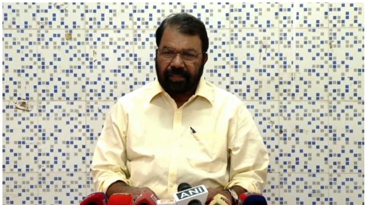 ഓണത്തോട് അനുബന്ധിച്ചുള്ള ബോണസ് തർക്കങ്ങൾ അടിയന്തരമായി പരിഹരിക്കാൻ തീരുമാനം; സുപ്രധാന യോഗം ചേർന്നു ഓണത്തോട് അനുബന്ധിച്ചുള്ള ബോണസ് തർക്കങ്ങൾ അടിയന്തരമായി പരിഹരിക്കാൻ തീരുമാനം; സുപ്രധാന യോഗം ചേർന്നു