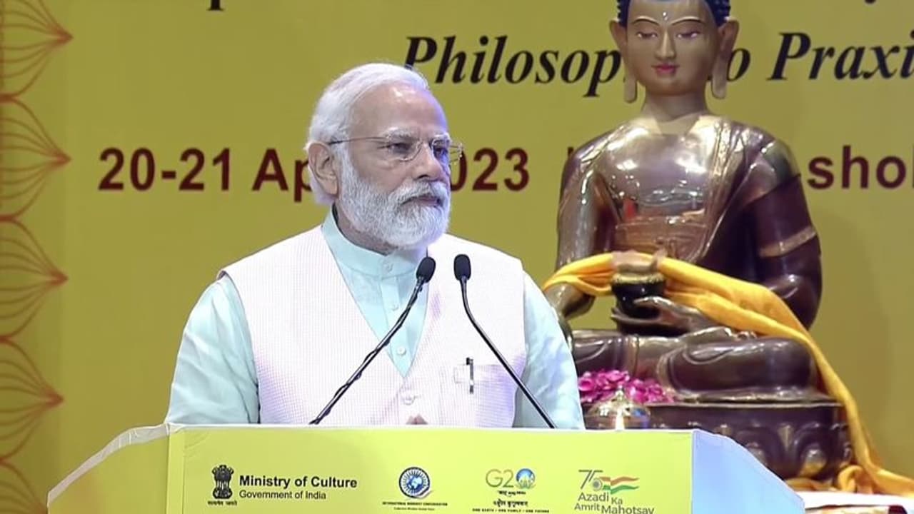 அன்றே சொன்னார் புத்தர்! முதல் பௌத்த மாநாட்டைத் தொடங்கிவைத்து பேசிய பிரதமர் மோடி