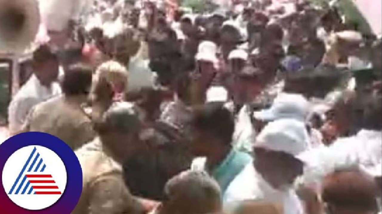 ಕಾಂಗ್ರೆಸ್ ಅಭ್ಯರ್ಥಿ ಮೆರವಣಿಗೆ ವೇಳೆ ಕಳ್ಳತನ: ₹2.30 ಲಕ್ಷ ನಗದನ್ನು ಕಳೆದುಕೊಂಡ ರೈತ! 