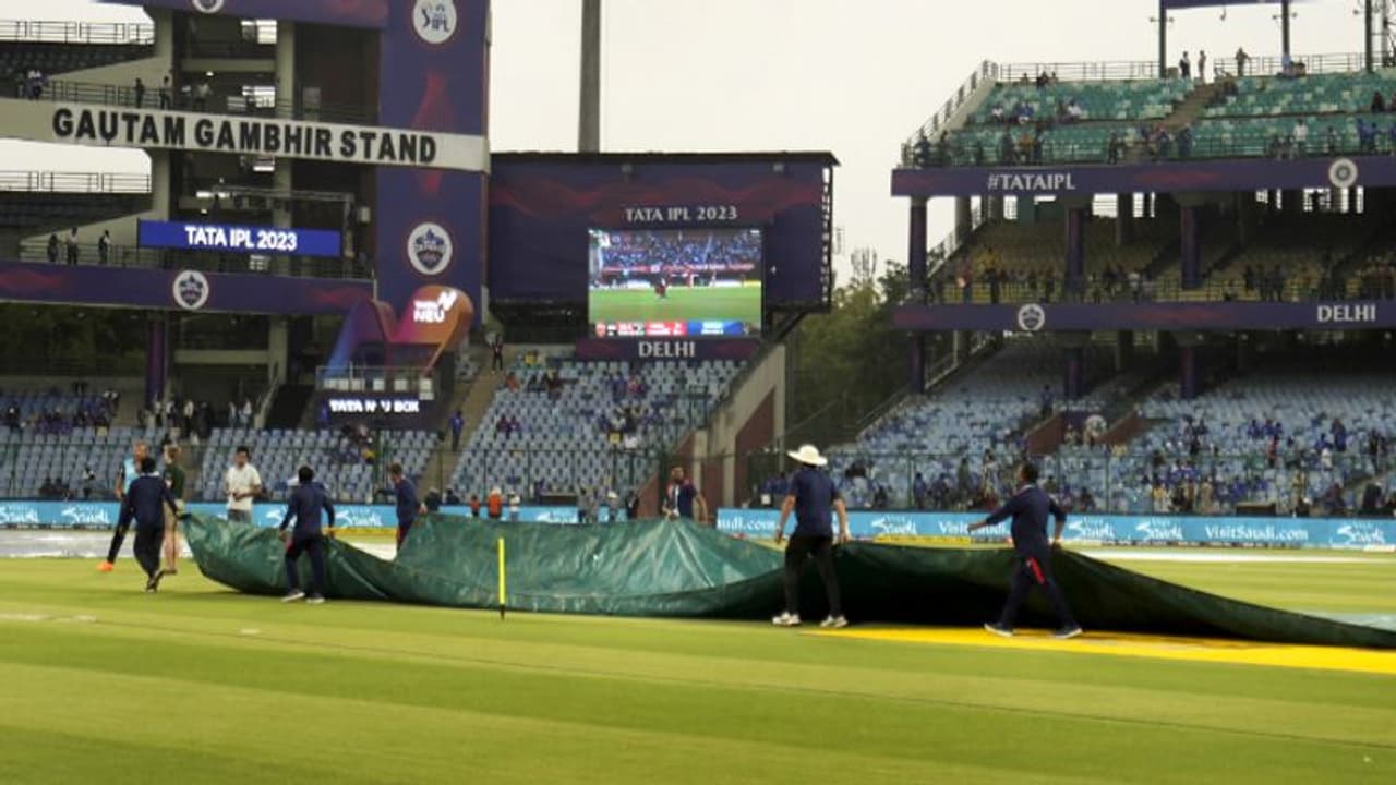 IPL 2023, DC vs KKR: ఢిల్లీ కేకేఆర్ మ్యాచ్కు వర్షం అడ్డంకి.. టాస్ ఆలస్యం.. IPL 2023, DC vs KKR: ఢిల్లీ కేకేఆర్ మ్యాచ్కు వర్షం అడ్డంకి.. టాస్ ఆలస్యం..