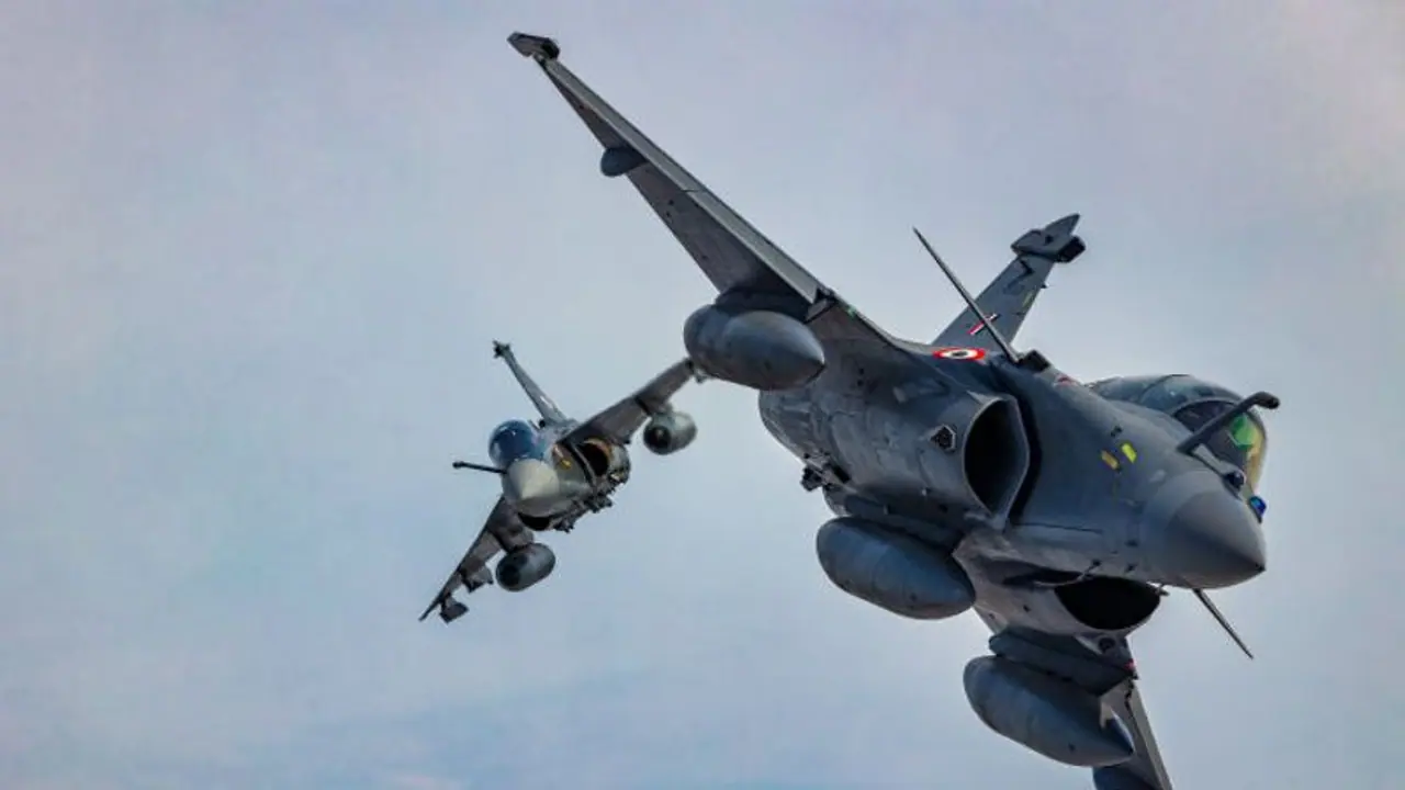 2,240,000,000,000 Dollars! That's how much countries spent on buying weapons in 2022 2,240,000,000,000 Dollars! That's how much countries spent on buying weapons in 2022