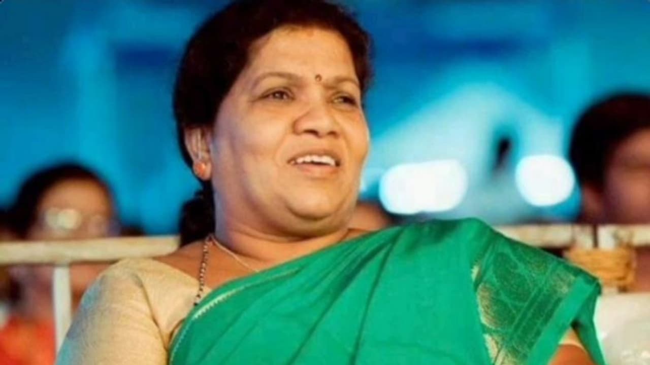 ಕುಮಟಾ: ಕಾಂಗ್ರೆಸ್ ಅಭ್ಯರ್ಥಿ ವಿರುದ್ಧವೇ ತೊಡೆ ತಟ್ಟಿದ ಶಾರದಾ ಶೆಟ್ಟಿ..! ಕುಮಟಾ: ಕಾಂಗ್ರೆಸ್ ಅಭ್ಯರ್ಥಿ ವಿರುದ್ಧವೇ ತೊಡೆ ತಟ್ಟಿದ ಶಾರದಾ ಶೆಟ್ಟಿ..!