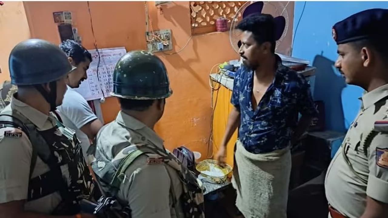 ವಿಧಾನಸಭಾ ಚುನಾವಣೆ ಹಿನ್ನೆಲೆ: 230 ರೌಡಿಶೀಟರ್​ಗಳ ಮನೆ ಮೇಲೆ ಪೊಲೀಸರ ದಾಳಿ: 67 ಮಂದಿಯ ಬಂಧನ