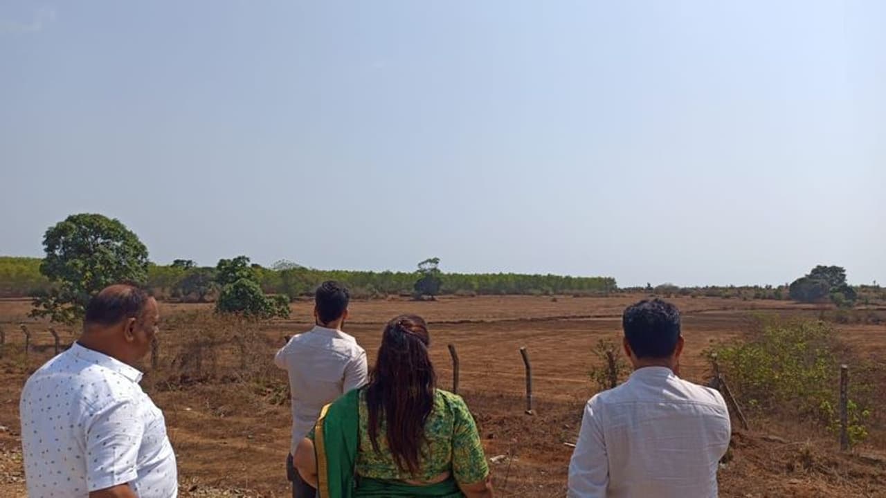 Uttara Kannada: ಕಾರವಾರ, ಅಂಕೋಲಾಕ್ಕೆ ಪ್ರಧಾನಿ ಮೋದಿ ಭೇಟಿ ಹಿನ್ನೆಲೆ ಸ್ಥಳ ಪರಿಶೀಲನೆ Uttara Kannada: ಕಾರವಾರ, ಅಂಕೋಲಾಕ್ಕೆ ಪ್ರಧಾನಿ ಮೋದಿ ಭೇಟಿ ಹಿನ್ನೆಲೆ ಸ್ಥಳ ಪರಿಶೀಲನೆ