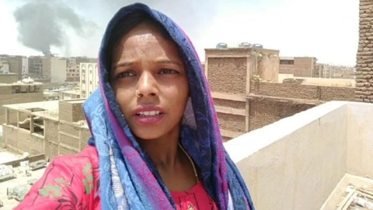 ದುಡ್ಡಿಲ್ಲ, ಫುಡ್ಡಿಲ್ಲ... ಕಾಪಾಡಿ: ಸೂಡಾನ್ ಕನ್ನಡಿಗರ ಮೊರೆ ದುಡ್ಡಿಲ್ಲ, ಫುಡ್ಡಿಲ್ಲ... ಕಾಪಾಡಿ: ಸೂಡಾನ್ ಕನ್ನಡಿಗರ ಮೊರೆ