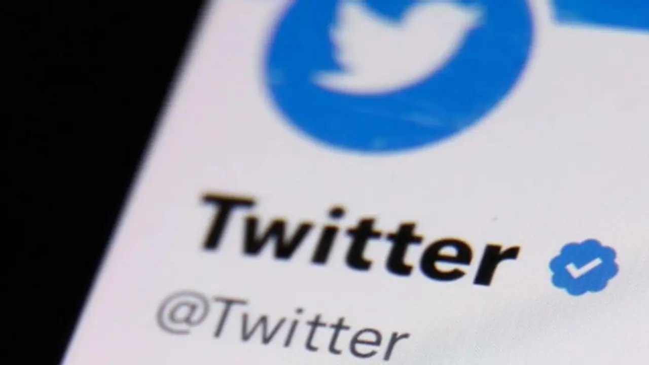 പ്രമുഖർക്ക് ട്വിറ്ററിലെ ബ്ലൂ ടിക്ക് എടുത്ത് കളഞ്ഞ് ട്വിറ്റര്‍‌; പ്രമുഖര്‍ എല്ലാം സാധാരണക്കാര്‍; കാരണം ഇതാണ്.!