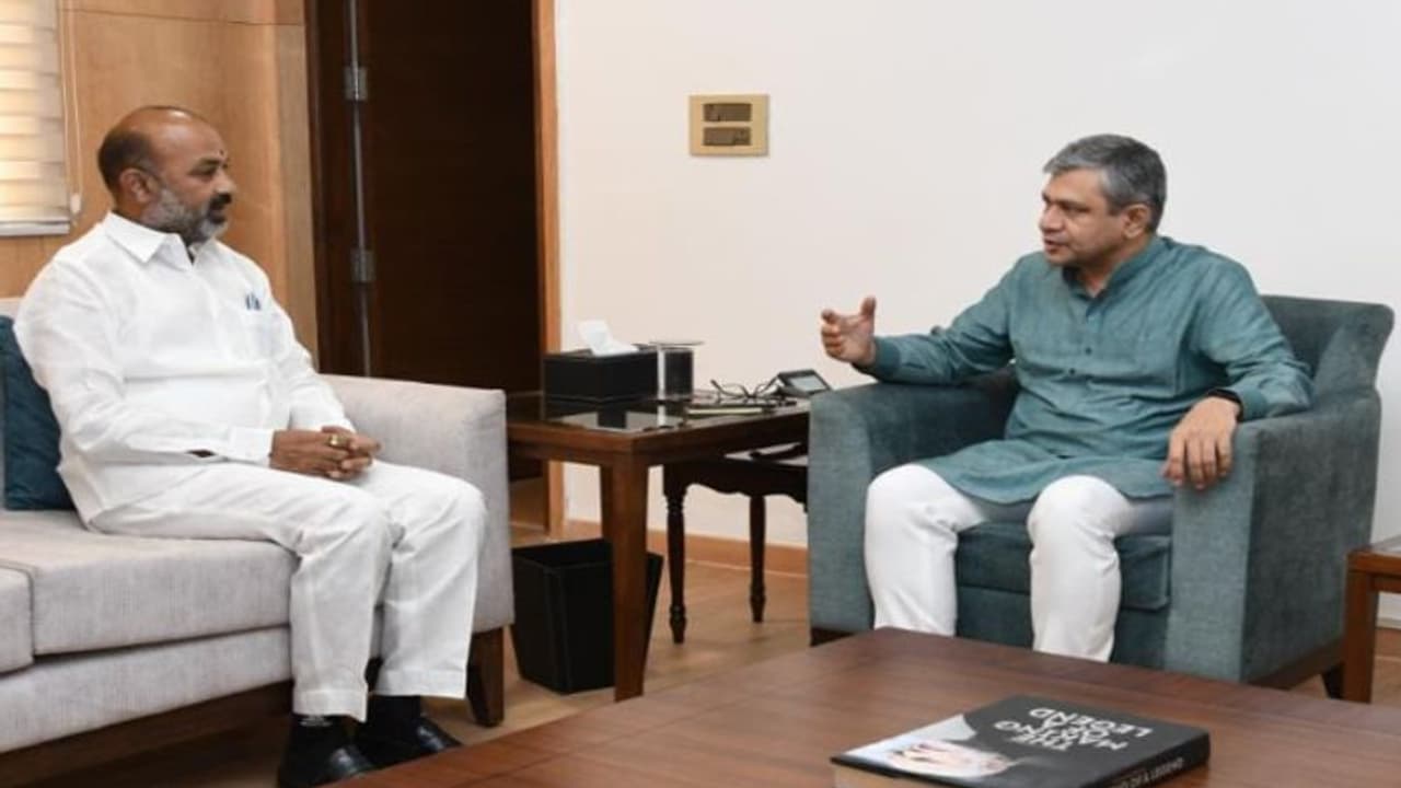 కరీంనగర్ హసన్‌పర్తి రైల్వే లైన్‌కు కేంద్రం గ్రీన్ సిగ్నల్