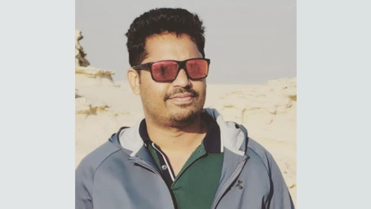 പെരുന്നാൾ ദിവസം ഉമ്മയുമായി ഫോണിൽ സംസാരിക്കവെ നിയന്ത്രണംവിട്ടെത്തിയ കാറിടിച്ചു, പ്രവാസി മലയാളി മരിച്ചു പെരുന്നാൾ ദിവസം ഉമ്മയുമായി ഫോണിൽ സംസാരിക്കവെ നിയന്ത്രണംവിട്ടെത്തിയ കാറിടിച്ചു, പ്രവാസി മലയാളി മരിച്ചു