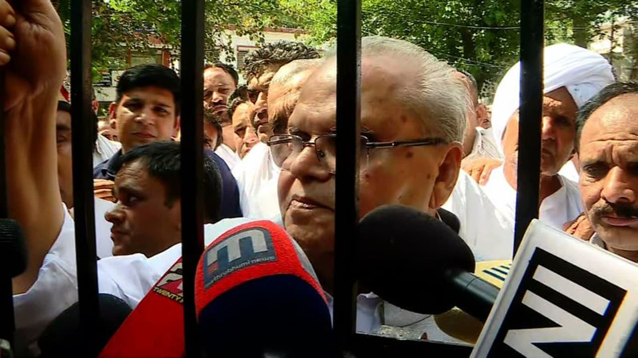 പ്രതികാര നടപടി, അറസ്റ്റ് തന്നെ; തന്റെ പക്കൽ ഇനിയും ഏറെയുണ്ടെന്നും സത്യപാൽ മല്ലിക് പ്രതികാര നടപടി, അറസ്റ്റ് തന്നെ; തന്റെ പക്കൽ ഇനിയും ഏറെയുണ്ടെന്നും സത്യപാൽ മല്ലിക്