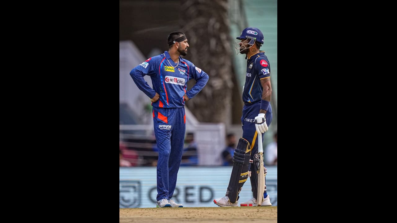 ക്യാപ്റ്റനായാല്‍ ഇങ്ങനെ വേണം; ഹാര്‍ദിക് പാണ്ഡ്യയെ പ്രശംസിച്ച് ആരാധകര്‍