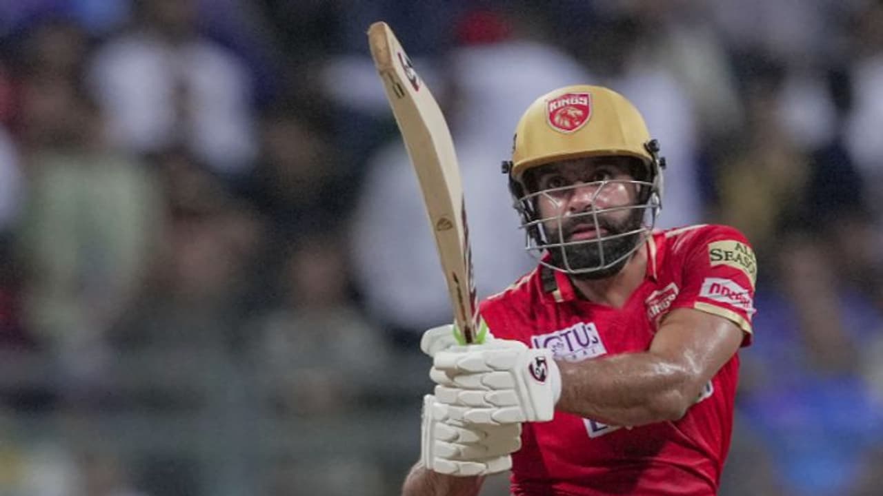 അടിയെന്നൊക്കെ പറഞ്ഞാല് മുംബൈ ബൗളര്മാരെ ഓടിച്ചിട്ടടി; റെക്കോര്ഡുകള് വാരിക്കൂട്ടി പഞ്ചാബ് കിംഗ്സ് അടിയെന്നൊക്കെ പറഞ്ഞാല് മുംബൈ ബൗളര്മാരെ ഓടിച്ചിട്ടടി; റെക്കോര്ഡുകള് വാരിക്കൂട്ടി പഞ്ചാബ് കിംഗ്സ്