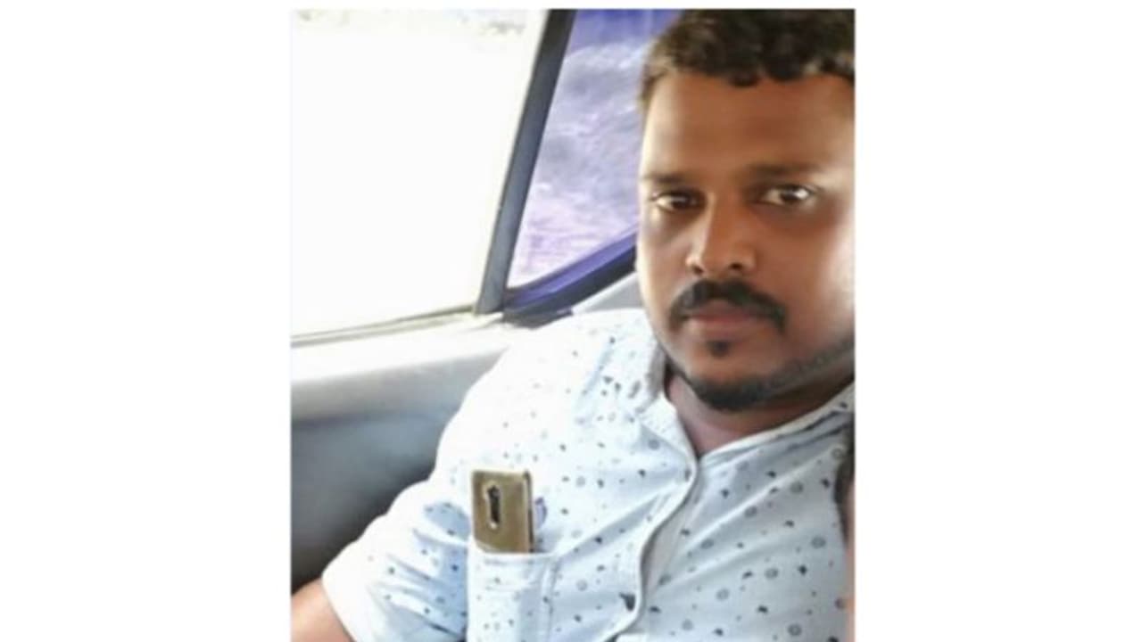 പ്രവാസി മലയാളി യുവാവ് വാഹനാപകടത്തില് മരിച്ചു; ഒപ്പമുണ്ടായിരുന്ന മറ്റൊരാള്ക്ക് ഗുരുതര പരിക്ക് പ്രവാസി മലയാളി യുവാവ് വാഹനാപകടത്തില് മരിച്ചു; ഒപ്പമുണ്ടായിരുന്ന മറ്റൊരാള്ക്ക് ഗുരുതര പരിക്ക്