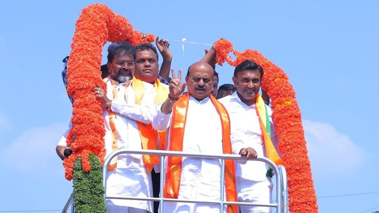 ‘ಜಯವಾಹಿನಿ’ ಯಾತ್ರೆ ಆರಂಭ: ಕರ್ನಾಟಕದ ಹಲವೆಡೆ ಬೊಮ್ಮಾಯಿ ಅಬ್ಬರದ ರೋಡ್‌ ಶೋ