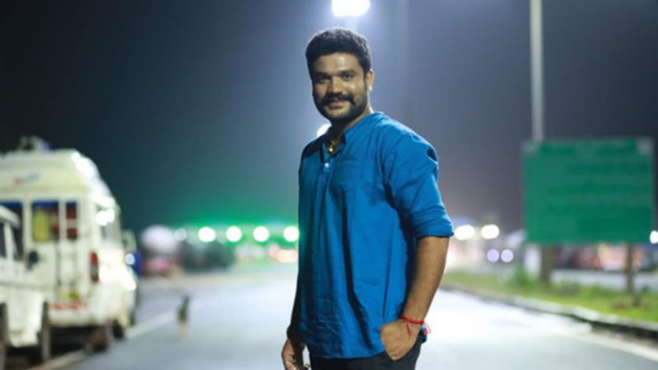 പ്രശസ്ത യുവ താരം സമ്പത്ത് മരിച്ച നിലയില്, ആത്മഹത്യയെന്ന് പൊലീസ് പ്രശസ്ത യുവ താരം സമ്പത്ത് മരിച്ച നിലയില്, ആത്മഹത്യയെന്ന് പൊലീസ്