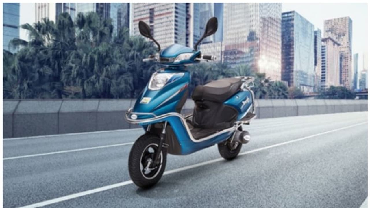 70 കിമി മൈലേജ്, വില 49,990 മാത്രം; ഈ സ്കൂട്ടര് നിങ്ങളെ കൊതിപ്പിക്കും! 70 കിമി മൈലേജ്, വില 49,990 മാത്രം; ഈ സ്കൂട്ടര് നിങ്ങളെ കൊതിപ്പിക്കും!