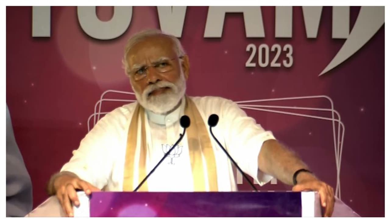 'കേരളത്തിലെ ചിലയാളുകൾക്ക് രാവും പകലും സ്വർണ്ണക്കടത്ത് പോലെയുള്ള കാര്യങ്ങളിലാണ് ശ്രദ്ധ'; നരേന്ദ്ര മോദി