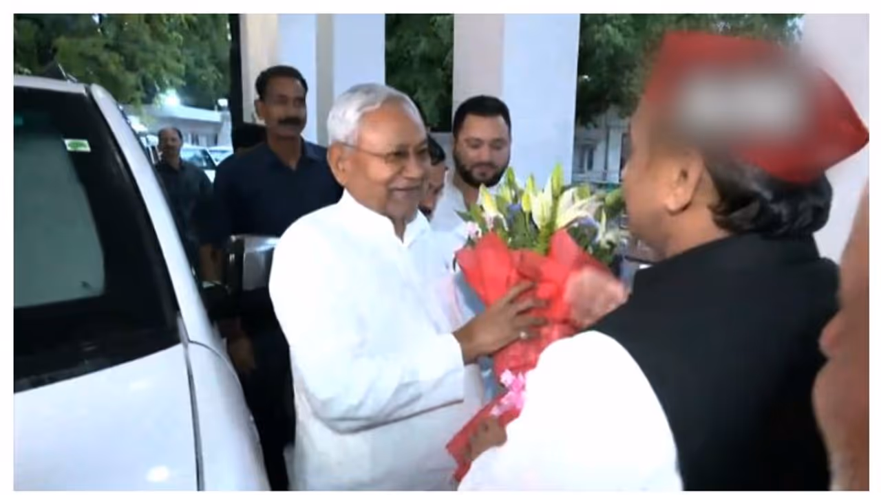 'ബിജെപിയെ അധികാരത്തിൽ നിന്ന് നീക്കാൻ നിതീഷ് കുമാറിനൊപ്പം നിൽക്കും'; അഖിലേഷ് യാദവ്