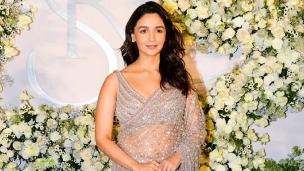  വന്‍ ബംഗ്ലാവ് പണിയുന്നു; അടുത്ത് തന്നെ 37.8 കോടിയുടെ അപ്പാര്‍ട്ട്മെന്‍റ് വാങ്ങി ആലിയ ഭട്ട് 