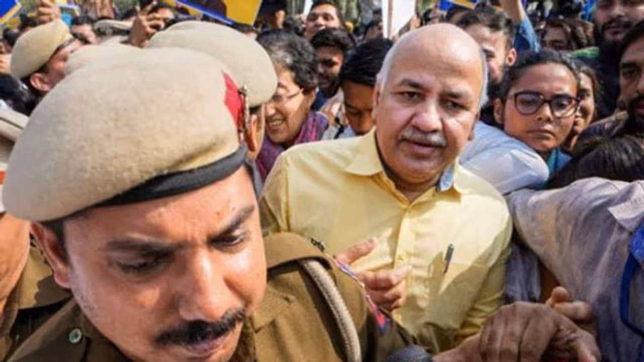 Delhi excise policy case: No bail for Manish Sisodia today as SC defers hearing plea to September 4