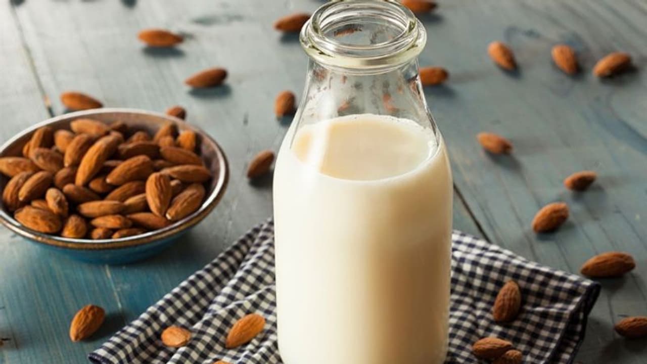  ദിവസവും കുടിക്കാം ബദാം പാല്‍; അറിയാം ഗുണങ്ങള്‍... 